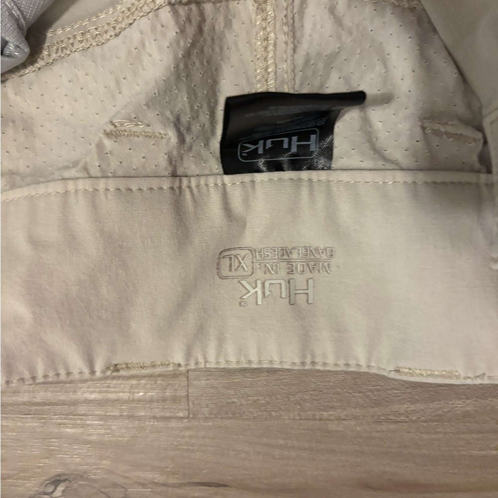 Huk Men's Tan Cargo Shorts with Logo - Picture 2 of 3